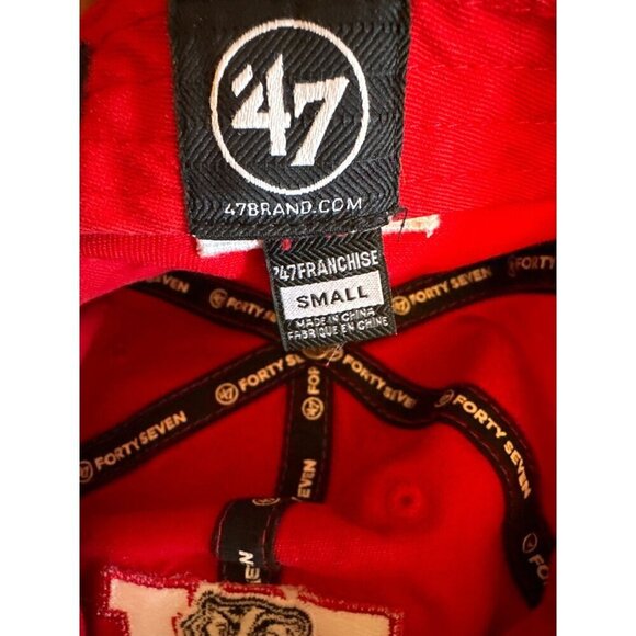 Wisconsin Badgers Small Red Baseball Cap With Embroidered Logo - Picture 6 of 7